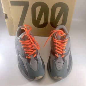 Yeezy Boost 700